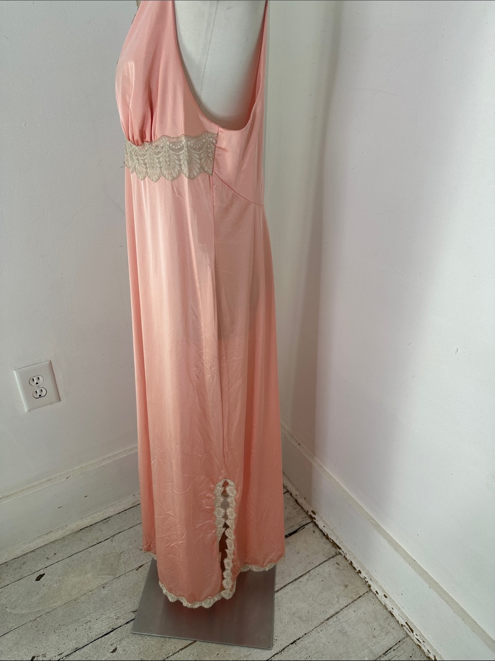 Vintage Peach Satin Lace-Trim Maxi Chemise - Picture 5 of 5
